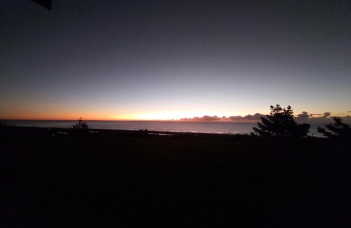 Greymouth House | Views over Tasman, New luxury boutique studio overlooking the Tasman Sea