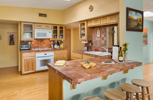 West Sedona House | ☼Views! Private House, Hot Tub, Hiking, Fireplace, Art☼