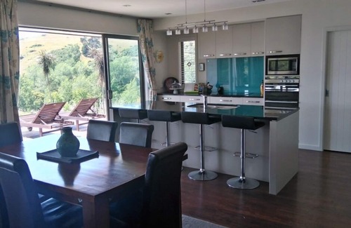 Stoke House | Views, Space and Privacy