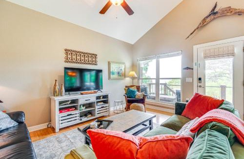 Livingston House | Views, Sunsets and Wildlife Waterfront Gem in Texas