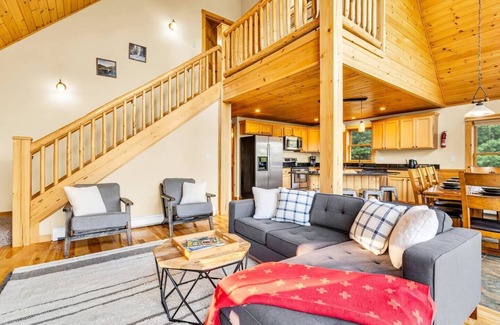 Bethel Ski Chalet | Views Views Views! HotTub! Dogs Ok! Firepit! A/C!