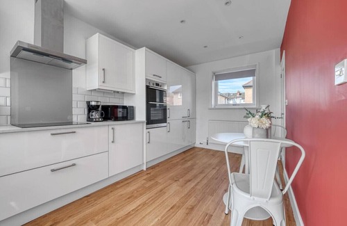 Chesterfield House | Viewtopia House, Chesterfield