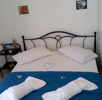 Milos House | Vigles