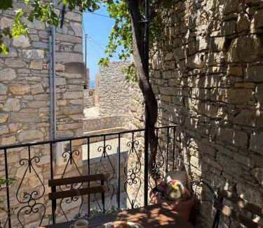 Avgonyma House | Vigliata Sidirounta Traditional Stonehouse