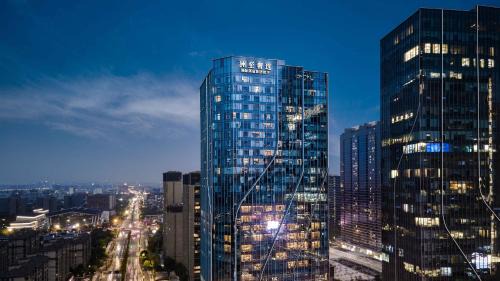 Yuhang District Hotel | Vignette Collection Hangzhou Huaxia Center Hotel by IHG