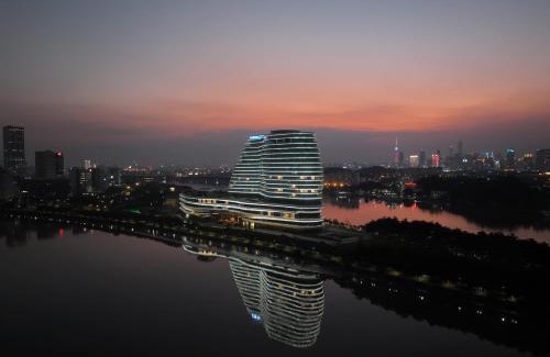Haizhu Hotel | Vignette Collection The Xanadu Guangzhou, an IHG Hotel