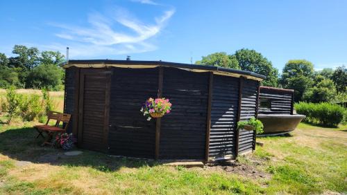Fairseat Bed & Breakfast | Vigo Retreat Boat yurt