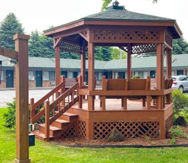 Ludington Hotel | Viking Arms Inn - Ludington