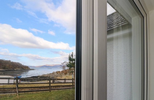 Glenuig Cottage | VIKING COTTAGE, pet friendly, country holiday cottage in Glenuig