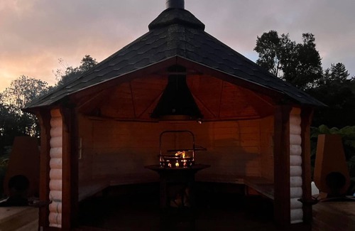 Kaiata Cabin | Viking Hut Thor Set Amid Rainforest w/Hot tub