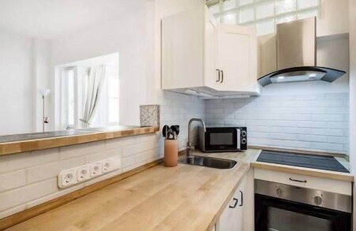 Vizivaros Apartment | Viktoria design studio apartment with A/C