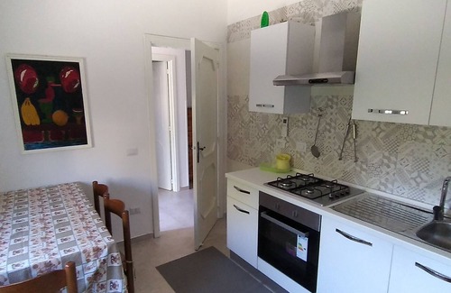 Paestum Villa | VILLA BY THE SEA A SHORT DISTANCE FROM PAESTUM TEMPLES. PRIVATE POOL IN THE GARDEN.