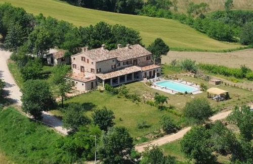 Santa Vittoria in Matenano House | Villa with private pool between the Adriatic beaches and Monti Sibillini National Park