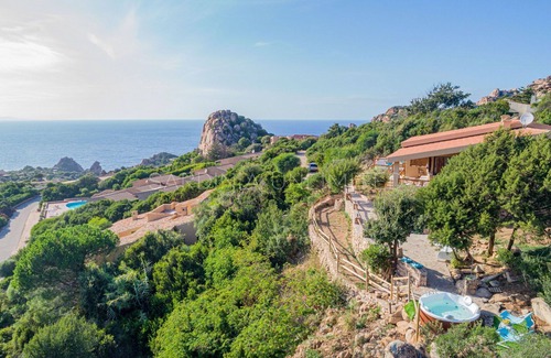 Costa Paradiso Villa | Villa Assenzia Plant: villa with Jacuzzi