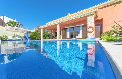 Messines de Baixo Villa | Villa Paraiso - Four Bedroom Villa, Sleeps 8
