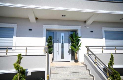 Udenisht Apartment | Vila BENE