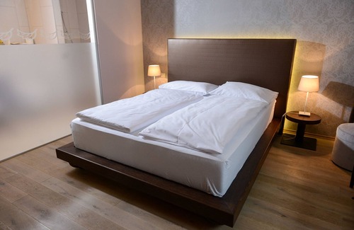 Kostanjevica na Krki Bed & Breakfast | Vila Castanea