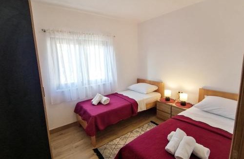 Kremena Villa | Vila DoLaNi
