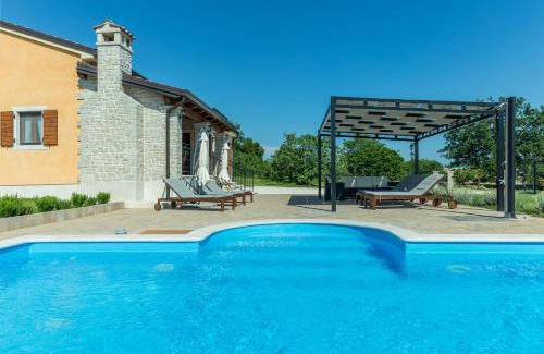 Munci Villa | Vila Elida