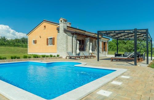 Munci Villa | Vila Elida