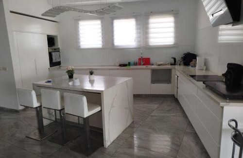 Netanya Villa | Vila first line to the sea