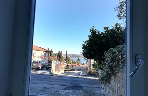 Koper Apartment | Vila Flori - Seaview Apartment, walking distance to beach