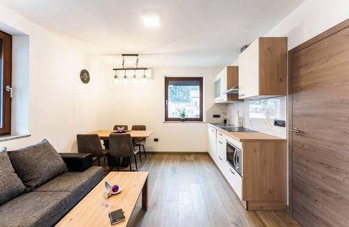 Skofja Loka Apartment | Vila Hrastnica 2 Apartma Sivka famaly friendly only 3 km from Škofja Loka