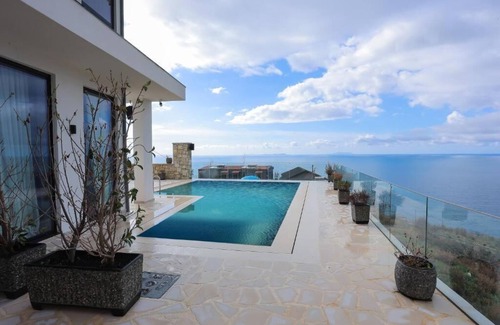Himare Villa | Vila Infinity-Luxury Rooms