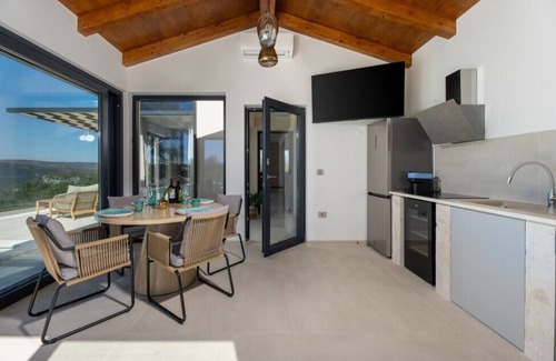 Trget Villa | Vila Laguna Blu by Villas Guide