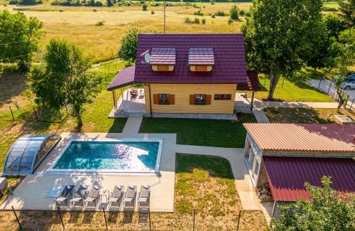 Lovinac Ski Chalet | Vila Lipa