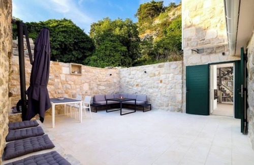 Central Dalmatia Villa | Vila Murva GP - great sea view, jacuzzi, ebikes