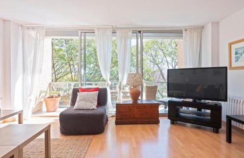 La Vila Olimpica del Poblenou Apartment | Vila Olimpica Skyline