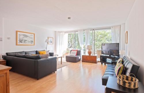 La Vila Olimpica del Poblenou Apartment | Vila Olimpica Skyline