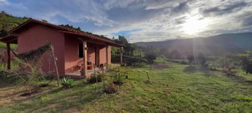 Ibicoara House | Vila Sincorá - Chalé para 4 pessoas com cozinha a 2 km da portaria da Cachoeira do Buracão