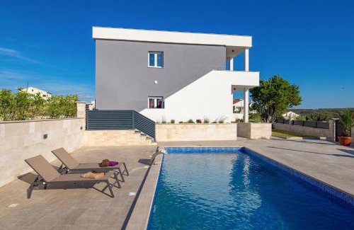 Rtina Villa | Vila Sole