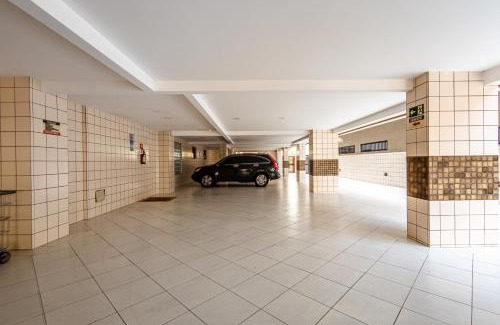 Tupi Apartment | Vila Tupi-Praia Grande , 100 metros da praia, 2 quartos ,sendo uma suíte, Piscina , varanda com churrasqueira, garagem , Wi-Fi