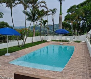 Batatuba House | Vila verde