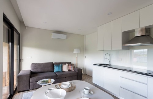 Ponta Delgada House | Vila Vicente (Jacuzzi, Sauna and Parking)