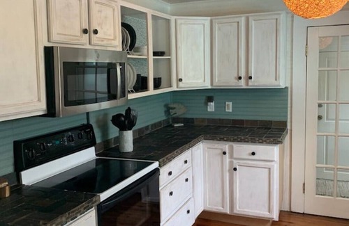 Vilano Beach Cottage | Vilano Beach Cottage, 1/2 block to Surfside Beach. Historic Capo Cottage