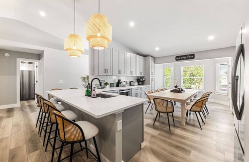 Vilano Beach House | Vilano Rose Slps 24, 6Bds/5 Bths, Pool, Wlk to Beach, Golf, Pets, Hot Tub