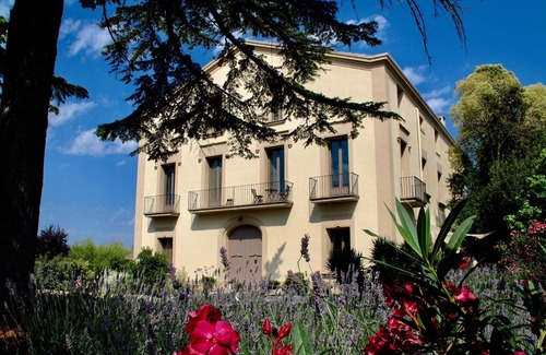 La Torre de Claramunt Apartment | Vilaseca apartment with private terrace