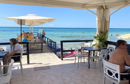 Baia Verde Villa | Villa in residence ideal for families 5 minutes walk from the beaches