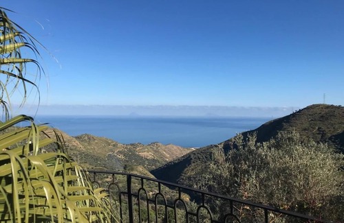 Santo Stefano di Camastra House | Villa S.leonardo Immersa Nella Campagna Siciliana nei Nebrodi Vicino Cefalù