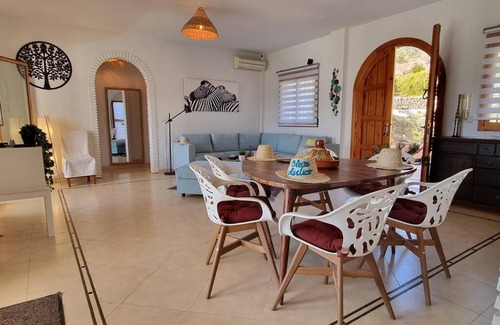 Alora Villa | Villa à la campagne avec vues, piscine, jaccuzi, sauna