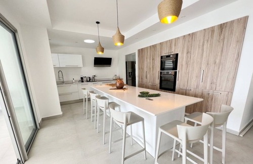 Saint-Francois Villa | Villa à St François G290 - 5 ch vue mer piscine