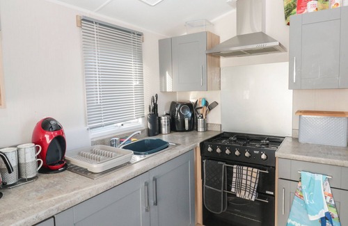 Dawlish Warren Cottage | VILLA 1, pet friendly, character holiday cottage in Dawlish Warren