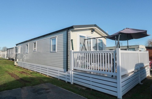 Dawlish Warren Cottage | VILLA 1, pet friendly, character holiday cottage in Dawlish Warren