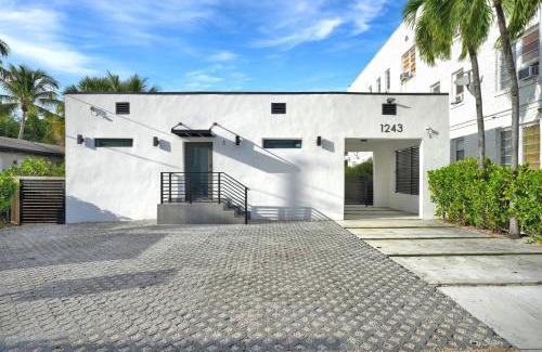 East Little Havana Apartment | Villa 1