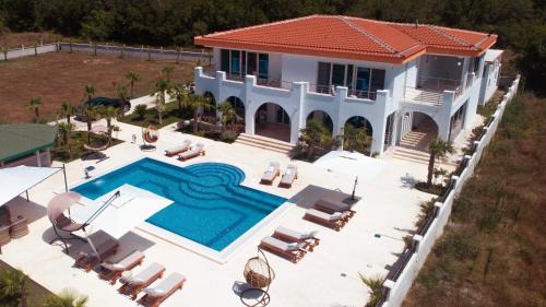 Ulcinj Bed & Breakfast | Villa 100 Palme