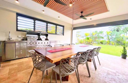 Nadi Villa | Villa 101 - 5BR Private Poo- Private Pool - Poo - Table - Tub